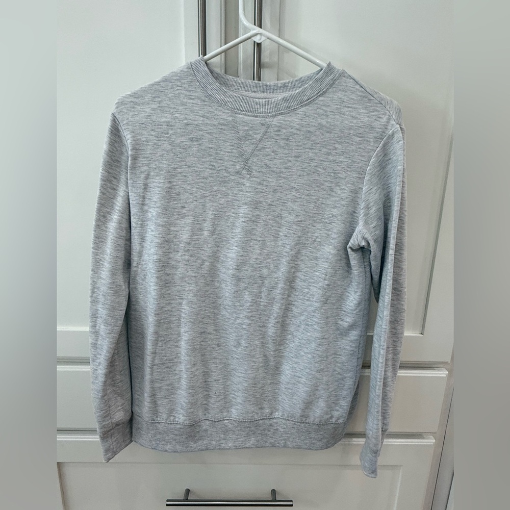 Basic Gray Sweatshirt‎